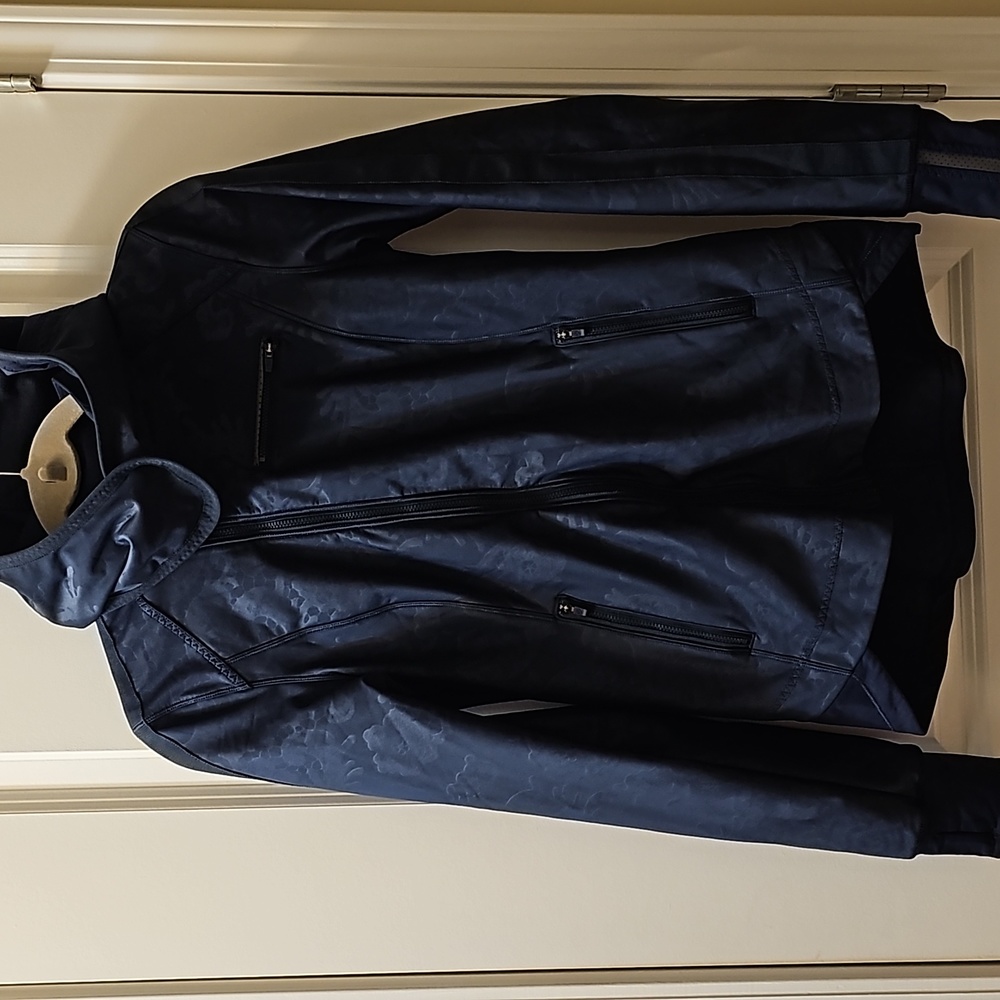 Lululemon Keep it Up jacket